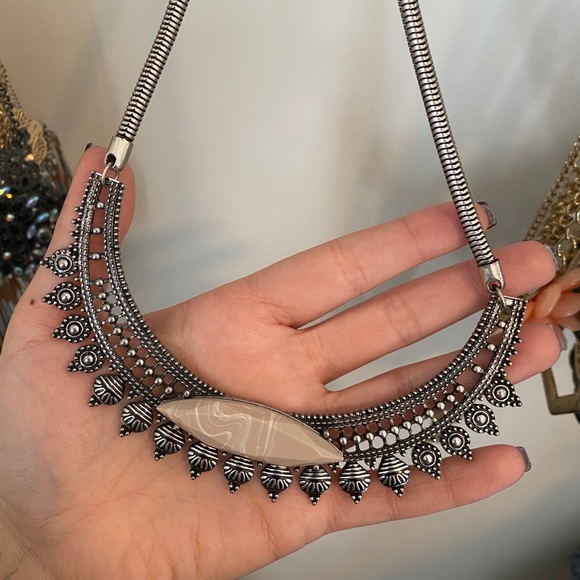 Statement necklace - Picture 3 of 3